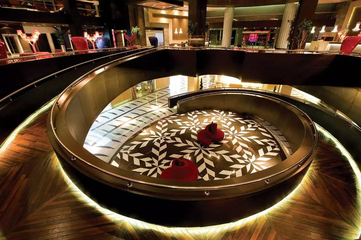 CORNELIADIAMOND_SHABAVIZ (3).jpg